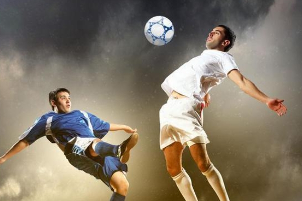 為什么足球球員的薪資都很高？